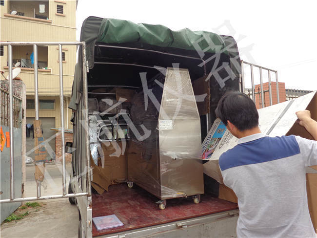 东莞正航仪器紫外线试验箱直视图